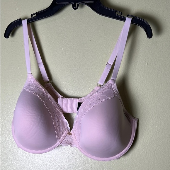 Natori Pink Lace Bra with Underwire Support - Picture 1 of 4